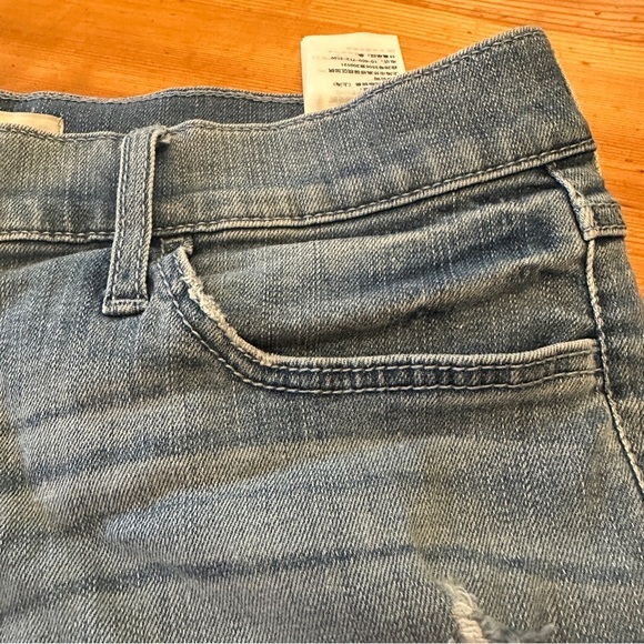 Abercrombie &Fitch denim shorts distressed size 6 w28 - Picture 2 of 4